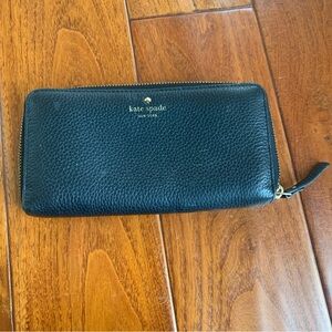 Kate Spade Leila Continental Wallet Pebbled Leather Black Zip close Large